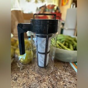 Takeya Cold Brew Coffee Maker 1 QT